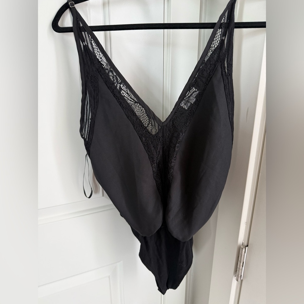 superdown Black Lace-Trim V-Neck Slip Bodysuit